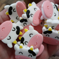 
              F52-Cow Silicone Focal Bead
            