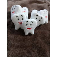 F78 Smiling Tooth Silicone Focal Bead